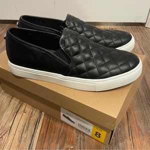 steve madden quilted black leather  slip on shoes size 9 womens
